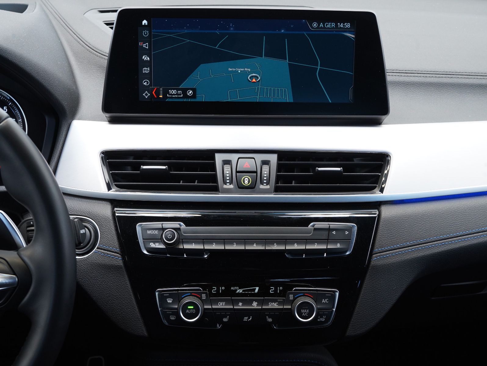 Fahrzeugabbildung BMW X2 sDrive 20 i M Sport LED/HEADUP/KEYLESS/KAMERA