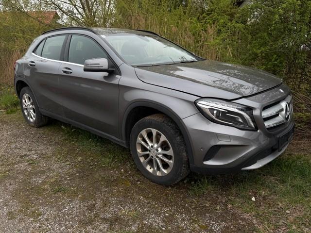 Mercedes-Benz GLA 200 CDI / d 4MATIC