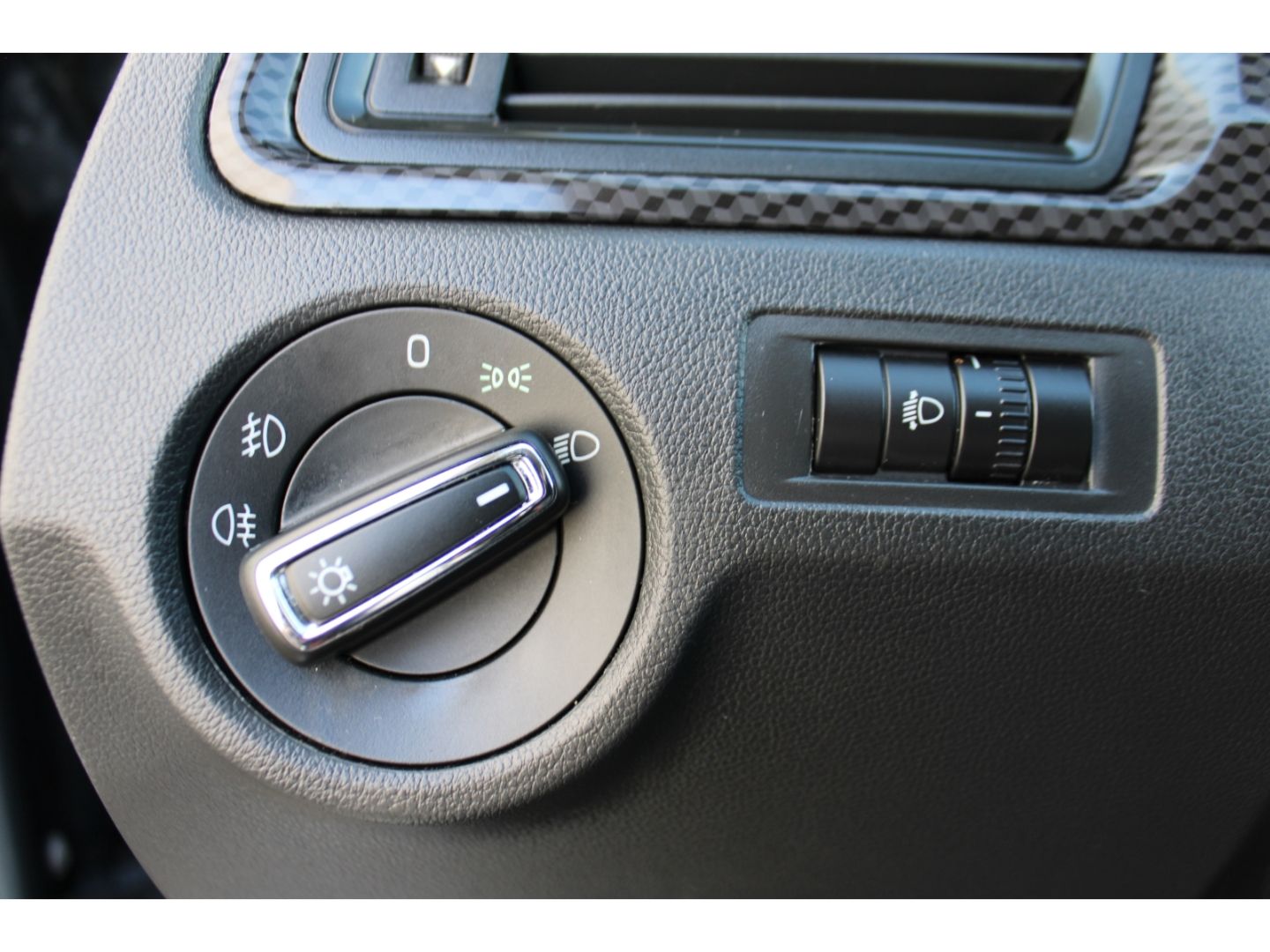 SKODA Rapid Monte Carlo 1.2 TSI Xenon GRA SHZg PDC - Image 15