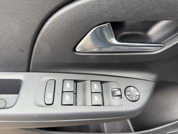 Fotografie des Opel Corsa F Kamera LED Sitzheizung Allwetterreifen