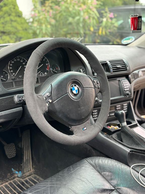 BMW 523