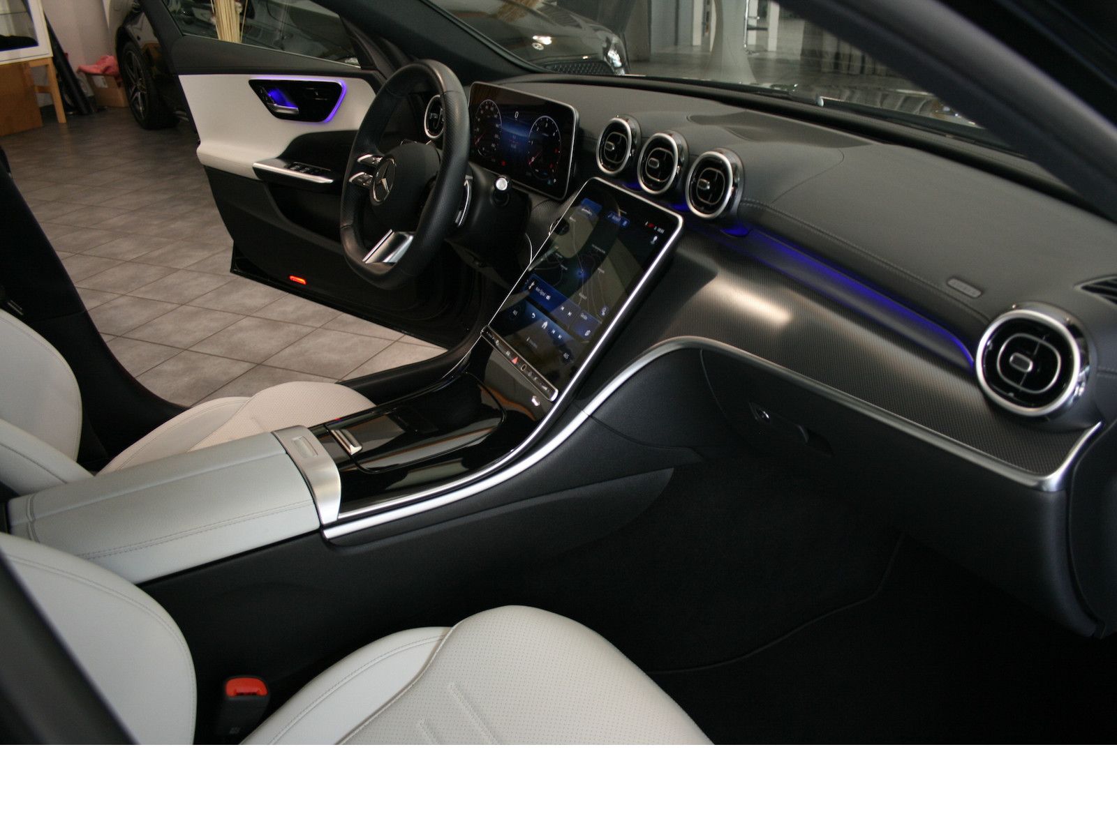 Fahrzeugabbildung Mercedes-Benz C 200 Td AMG *Totwinkel *Polster nevagrau*LED