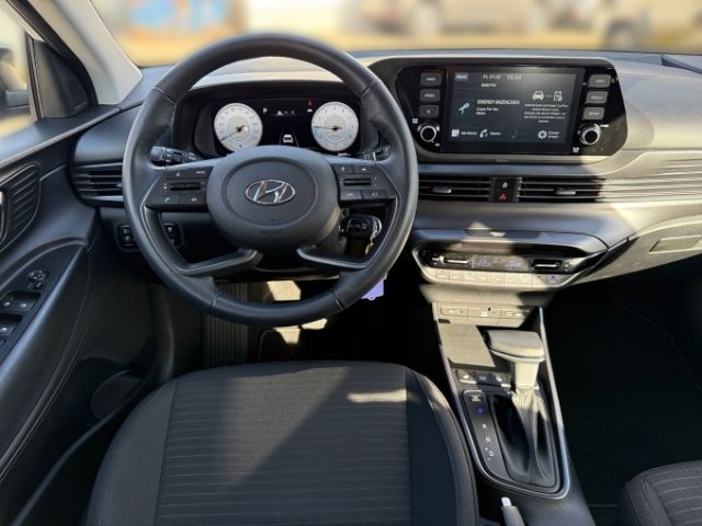 Fahrzeugabbildung Hyundai i20 Essential 1.0 T-GDI +CARPLAY+TEMPOMAT+SHZ+RF