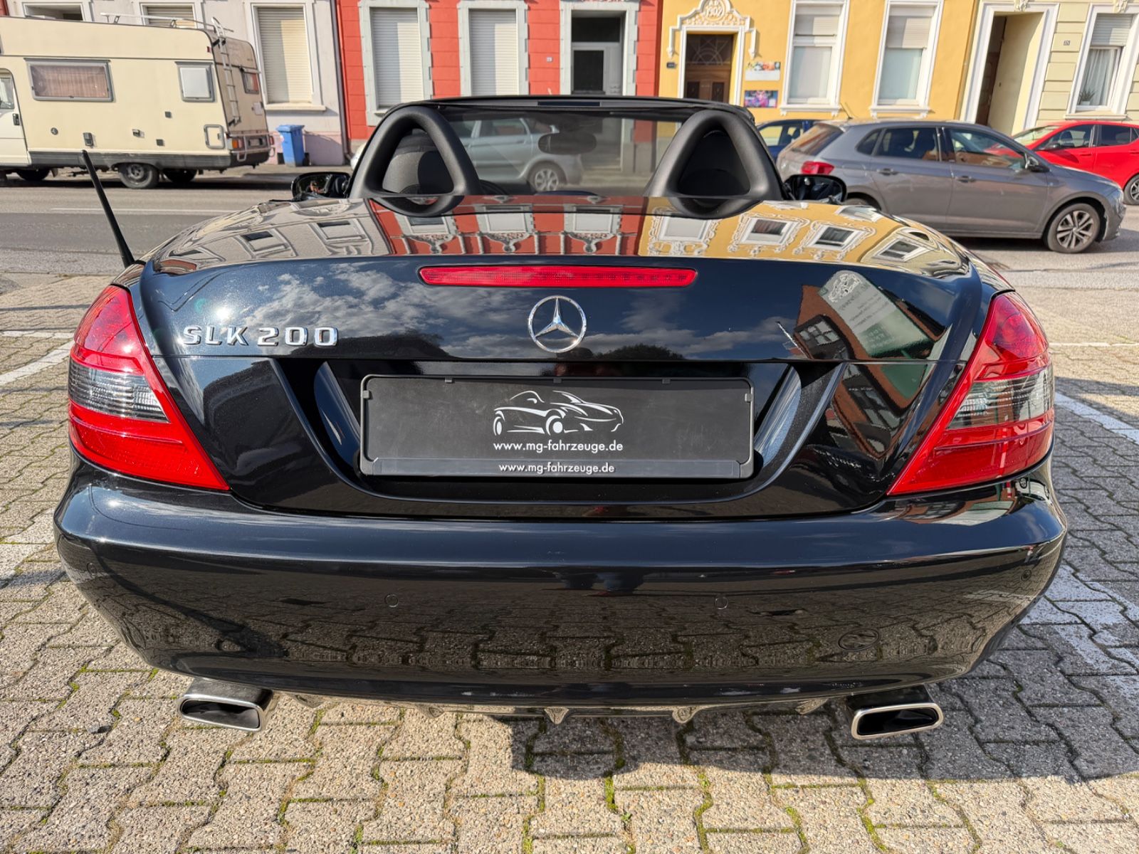 Fahrzeugabbildung Mercedes-Benz SLK 200 Kompressor 18 ZOLL LEDER AIRSCARF TEMPOM