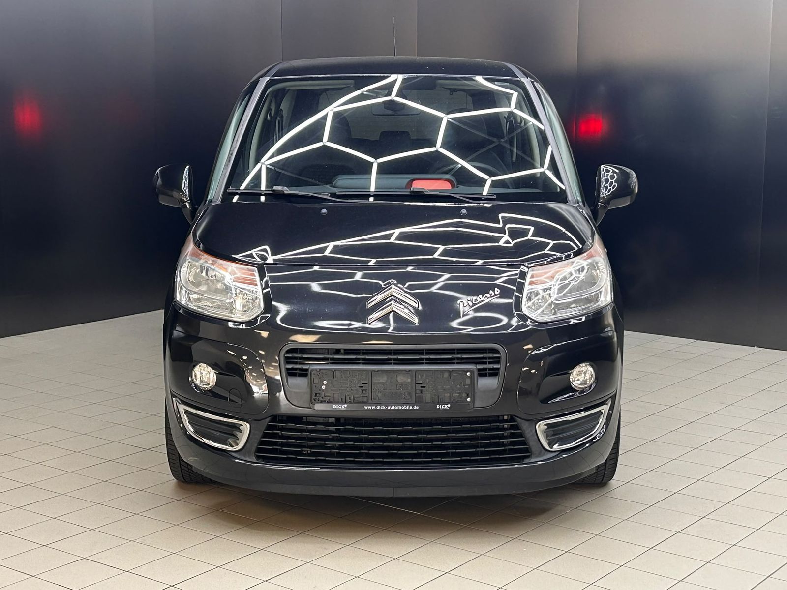 Fahrzeugabbildung Citroën C3 Picasso Exclus Black-Paket GEPFLEGT+NAVI+TÜV
