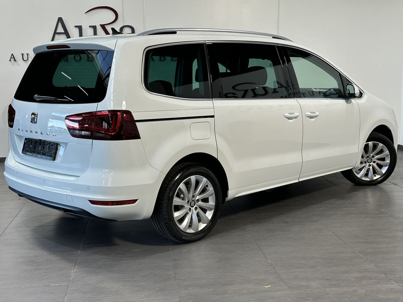 Fahrzeugabbildung SEAT Alhambra 1.4 TSI Style 7-Sitzer NAV+XEN+PANO+KAM