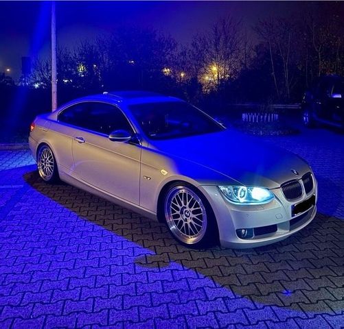 BMW E92 325i mit/ohne  *M-Performance Ausp...