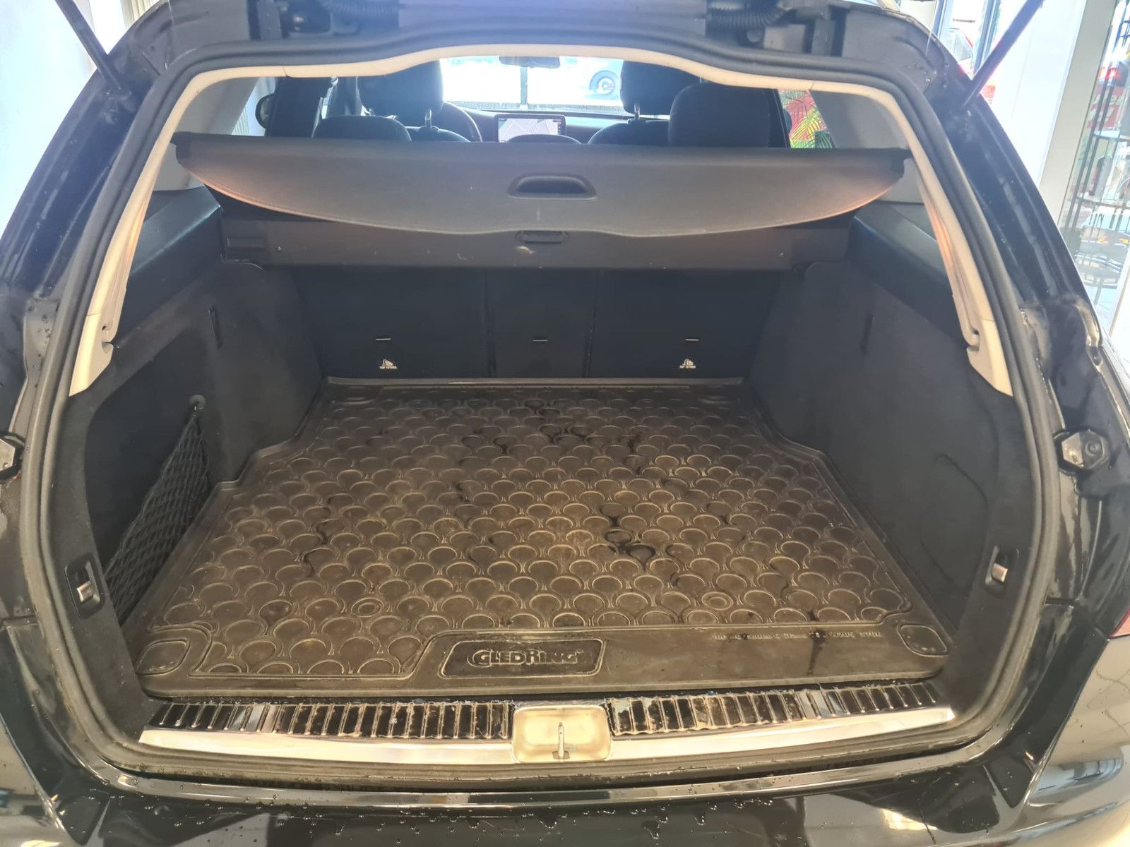 Fahrzeugabbildung Mercedes-Benz C 200 T-Modell / NAVI / KAMERA / LED HIGHTPERFOR