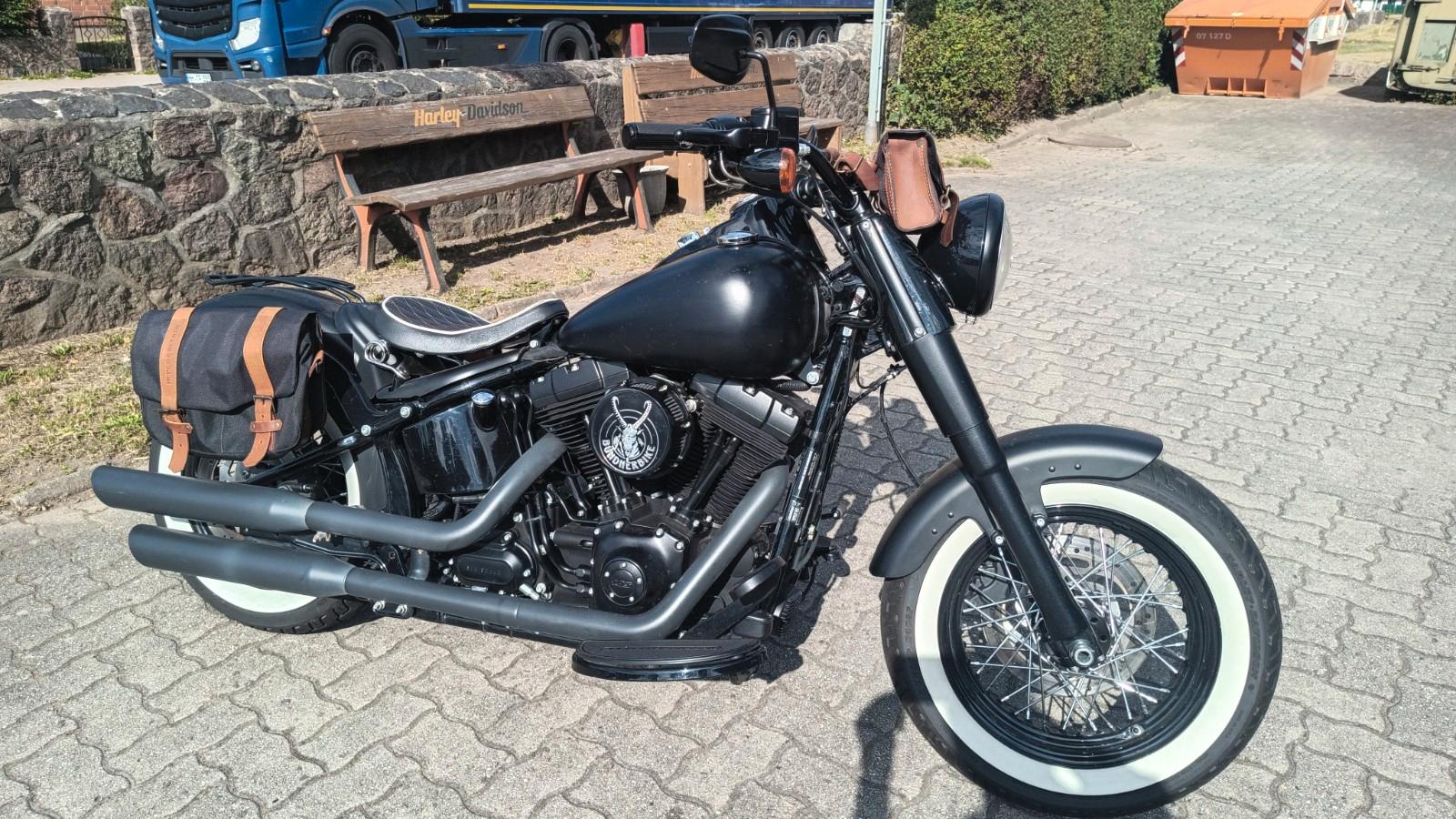 Harley-Davidson FLS Softail Slim