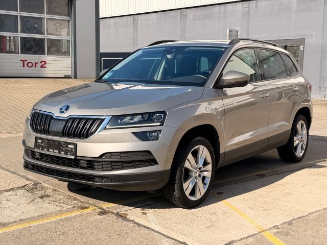 Fahrzeugabbildung SKODA Karoq 1.5 TSI ACT Style Leder+LED+Allwetter*AHK