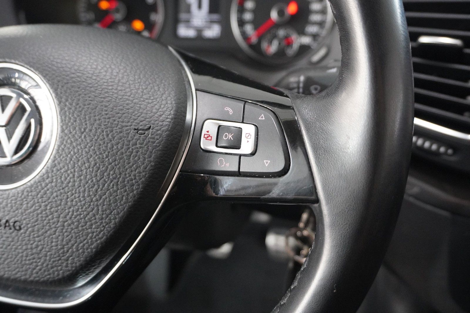 Fahrzeugabbildung Volkswagen Sharan 1.4 TSI JOIN NAVI/SHZ/SPORT/PDC/NEBEL/AHK