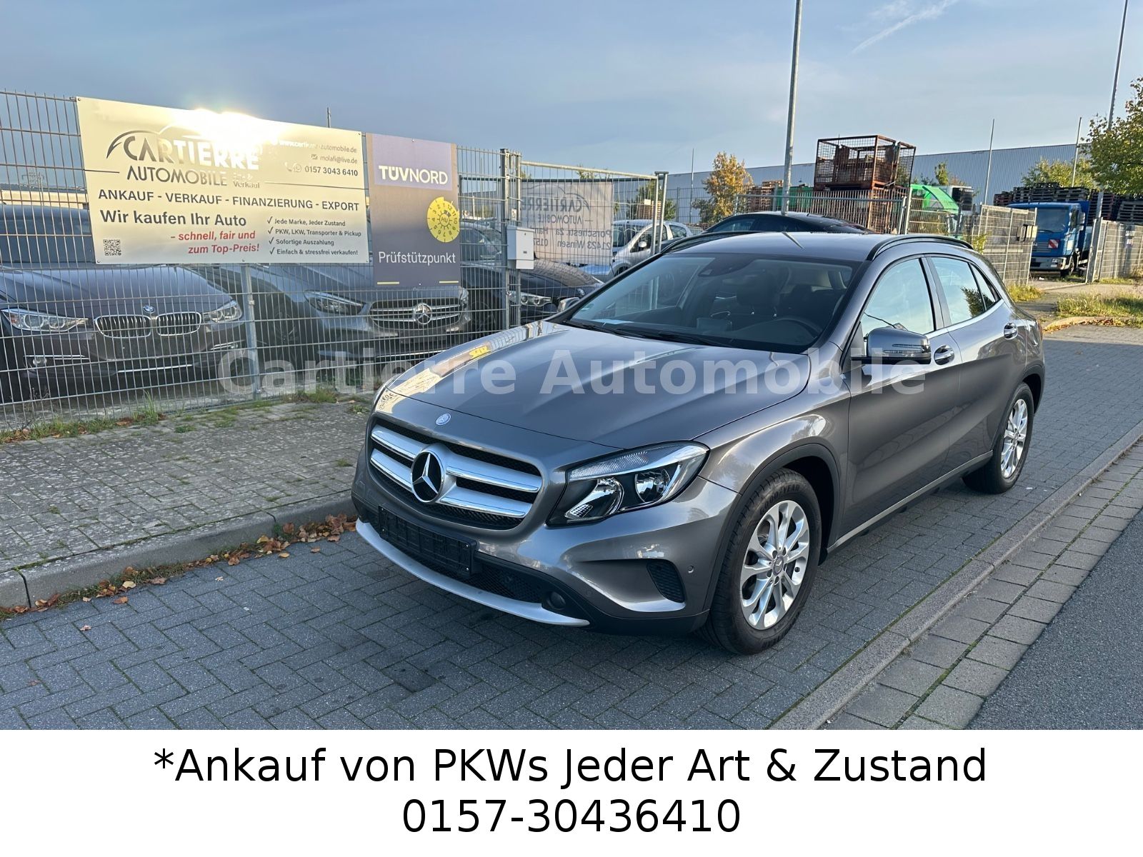 MERCEDES-BENZ GLA 180 2.Hand EURO6 Teil-Leder NAVI PDC 8xALU