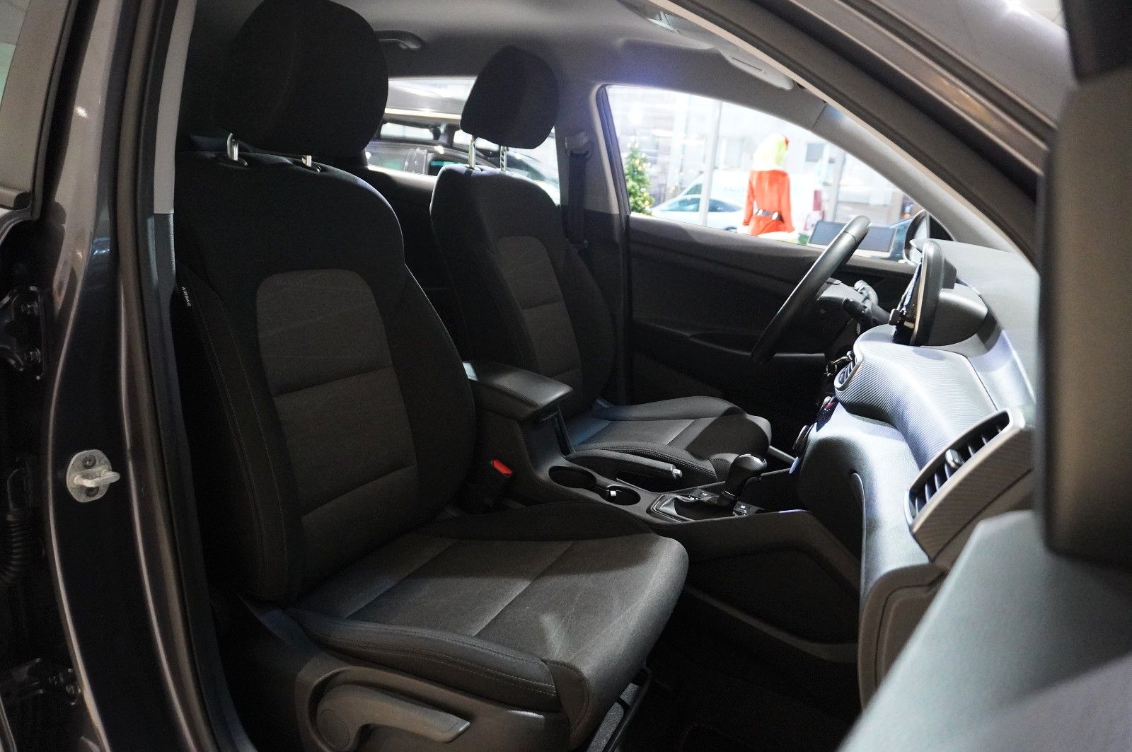 Fahrzeugabbildung Hyundai Tucson 1.6 T-GDI TREND AUTO. NAVI/LED/KAMERA/SHZ