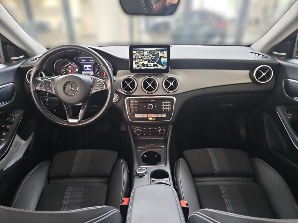 Fahrzeugabbildung Mercedes-Benz CLA 200 SB Progressive Pano Navi KAM LED Sound