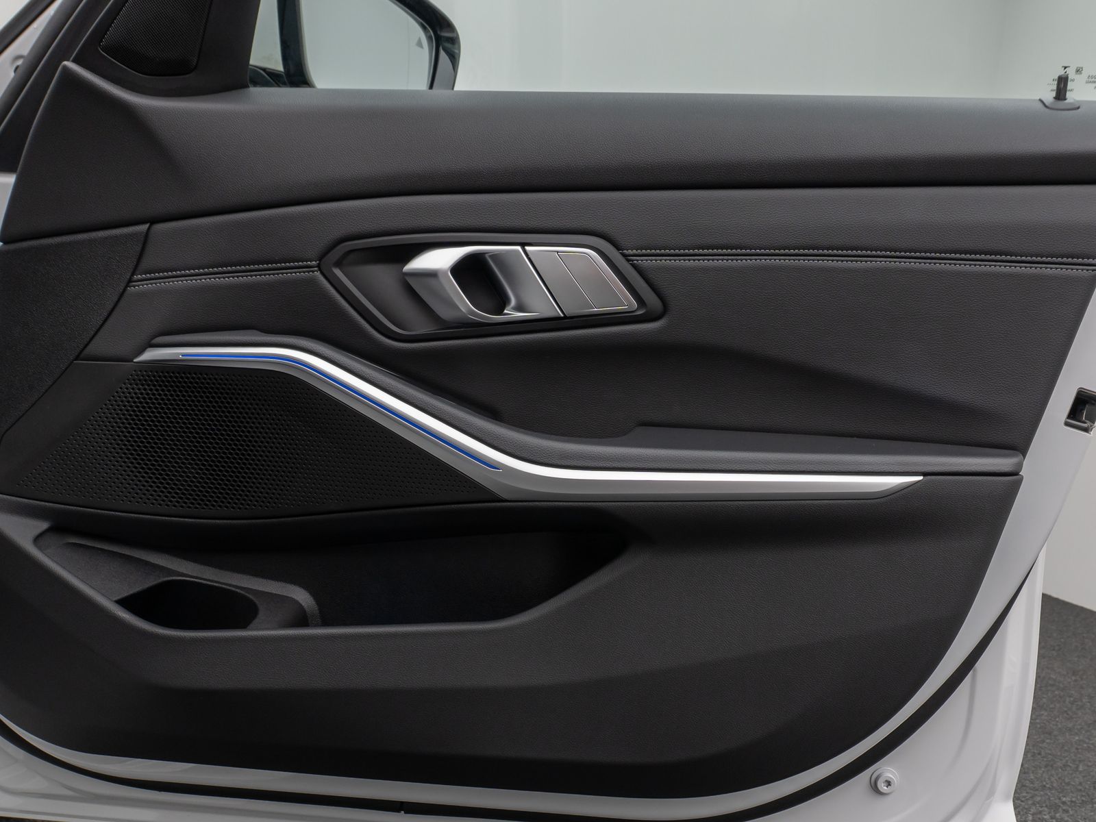 Fahrzeugabbildung BMW 320d xD Sport Line Panorama Laser 360° HUD HiFi