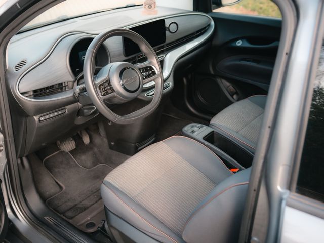 Vehicle photo 12