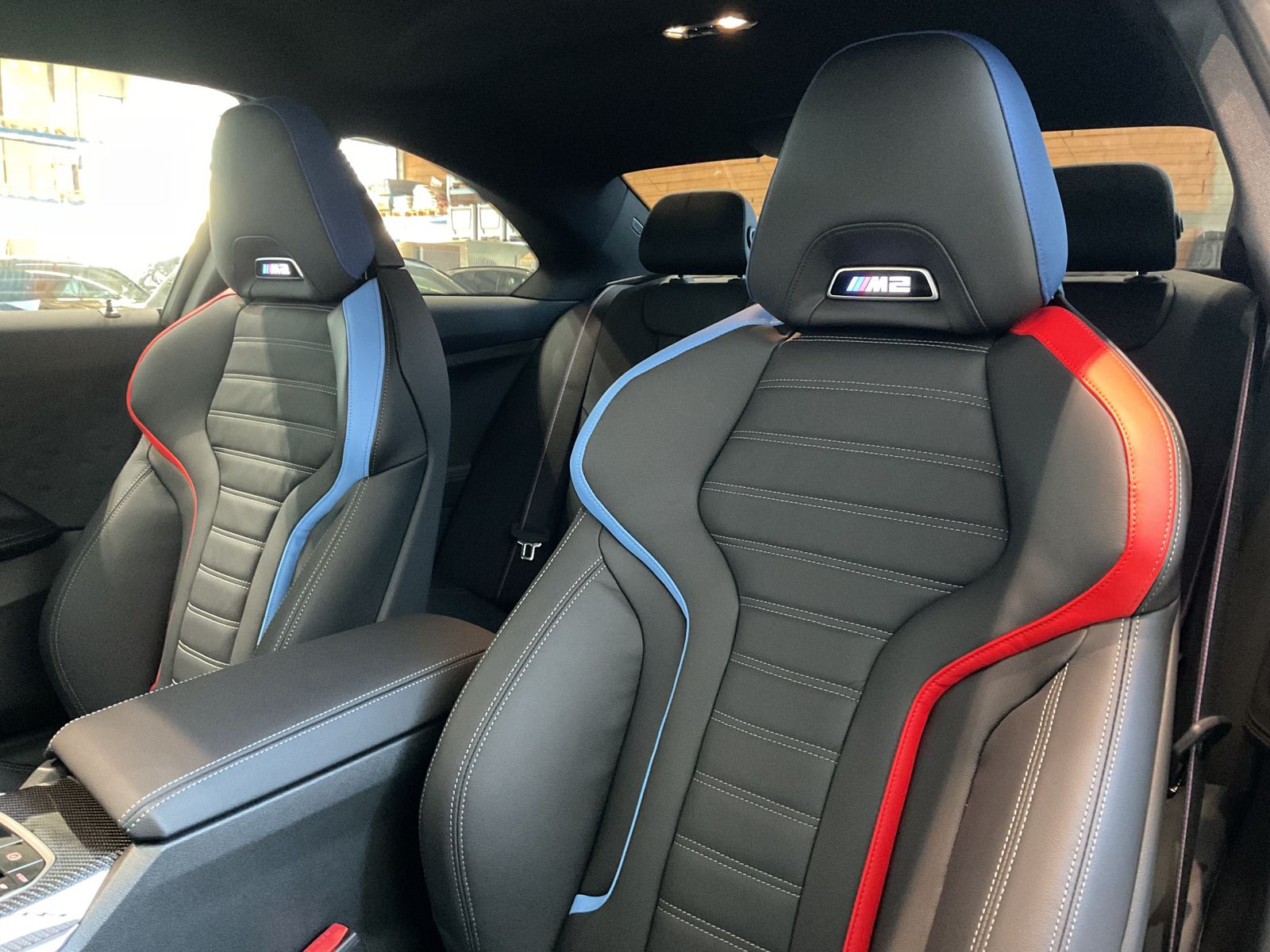 Fahrzeugeinzelansicht 11 Fahrzeugabbildung BMW M2 Coupé HK Hifi, M Driver's Package, M Sportsit