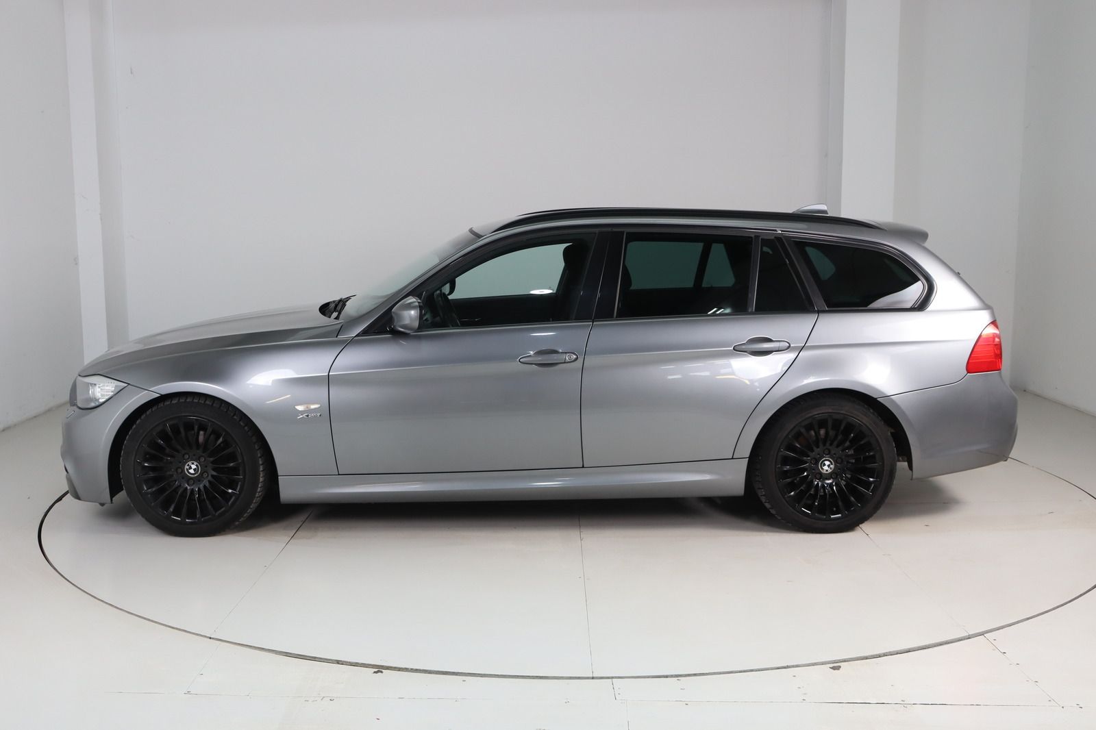 Fahrzeugabbildung BMW 320 d xDrive M-Paket * Xenon * Navi * Alcantara