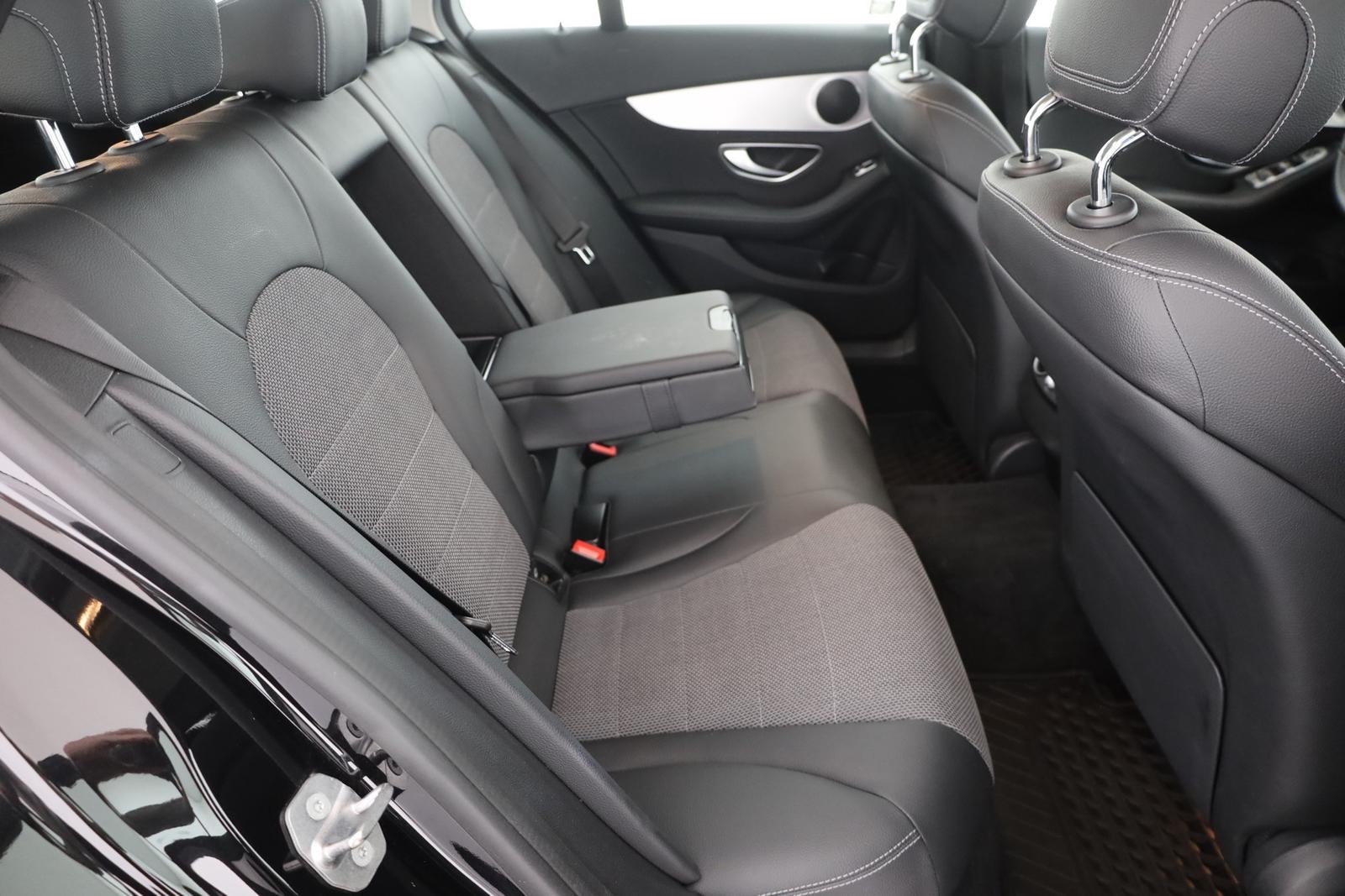 Mercedes-Benz C200 T 4Matic Avantgarde LED Navi PDC