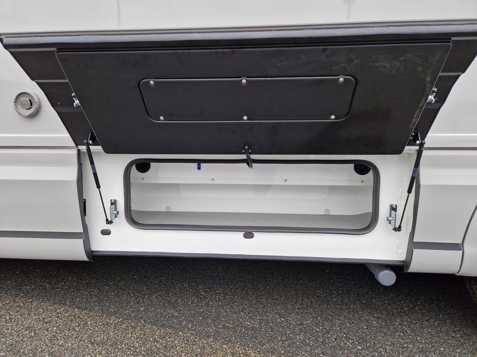 Fahrzeugabbildung Niesmann + Bischoff Arto 88 Verfügbar ab Okt. 2026