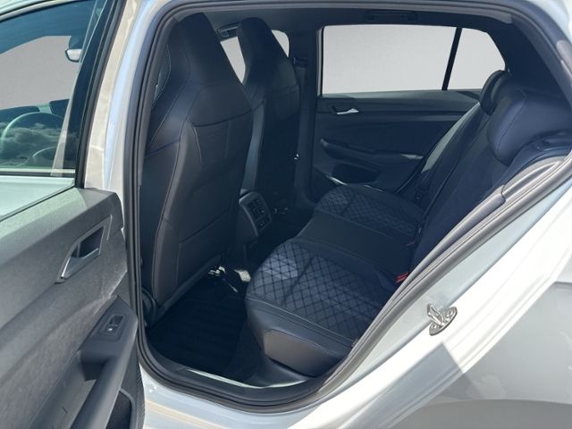 Golf 2.0 TDI DSG R-LINE AHK+LED+NAVI.+KAMERA+ACC