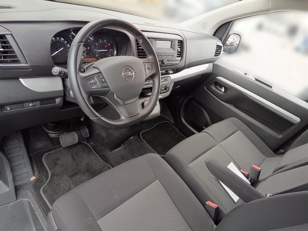 Fahrzeugabbildung Opel Vivaro Cargo M 2.0 Diesel Automatik