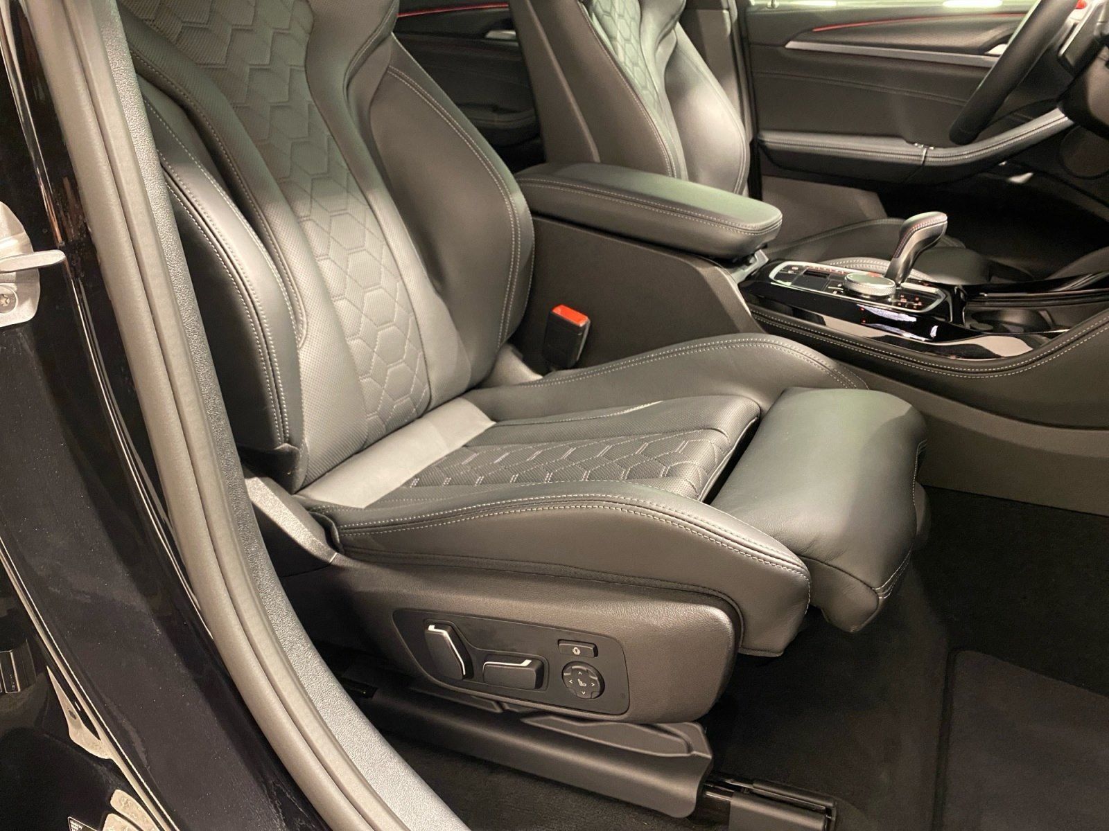 BMW X4 M - Bild 11