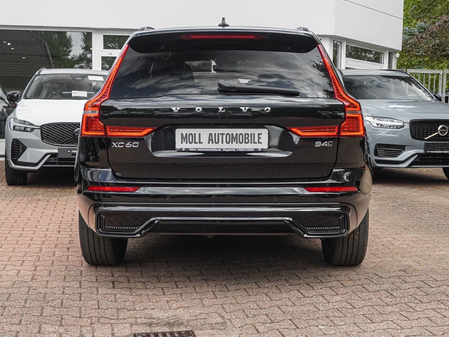 Volvo XC60 R Design AWD AHK Navi Leder Digitales Cockp foto 5