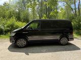 Volkswagen T6 California - Volkswagen T6 California: Schwarz