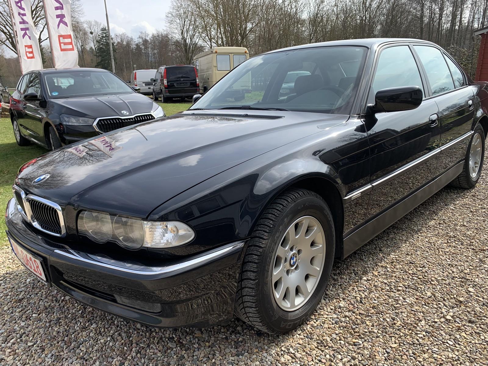 BMW 728i