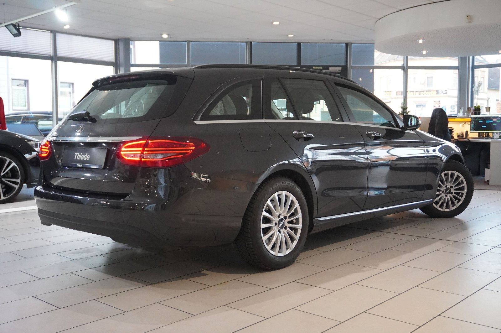 Fahrzeugabbildung Mercedes-Benz C 200D T BUSINESS NAVI/LED/KAMERA/SH/BURMESTER