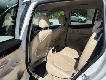 BMW 218 - 12