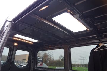 Mercedes-Benz Sprinter319CDI 4x4 AUT-5 SITZER-LEDER-2xGLASDACH