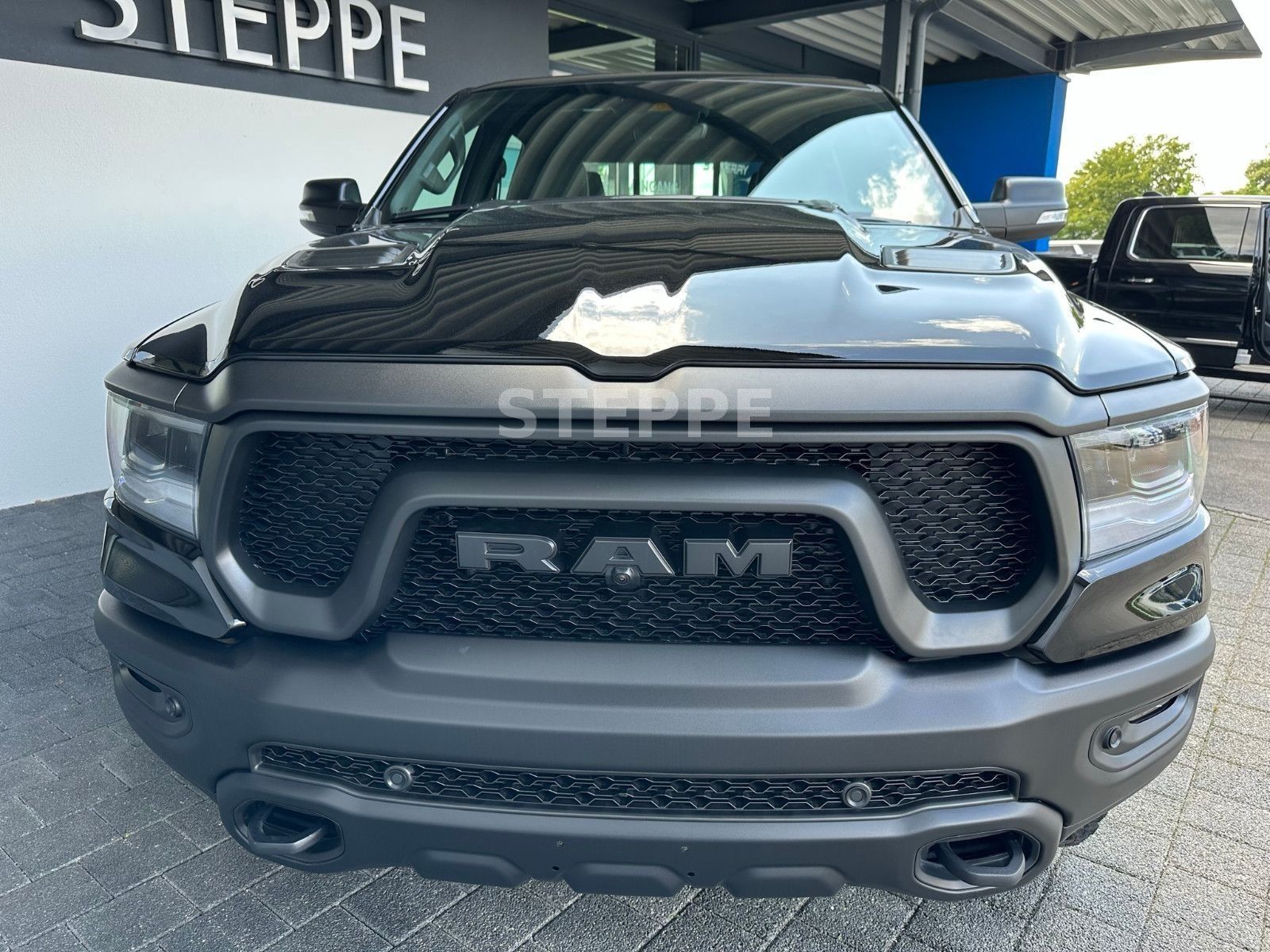 Dodge RAM 1500 REBEL 5,7V8 LPG NIGHT ACC, Luftfed,360°