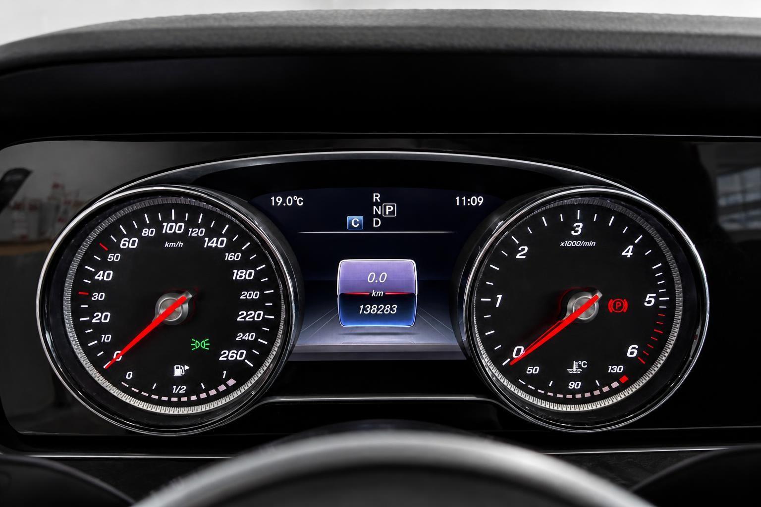 Mercedes-Benz E 220d Cabrio//NAVI//2.Hand//Massage