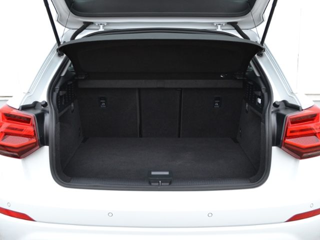 Q2 Sport 30 TFSI LED/18-ZOLL/NAVI+SOUND/GRA/APS/