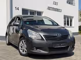 Toyota Verso 2.2 D Automatik Life/Tempomat/Glasdach - gebrauchte Toyota Verso aus dem Jahr 2010