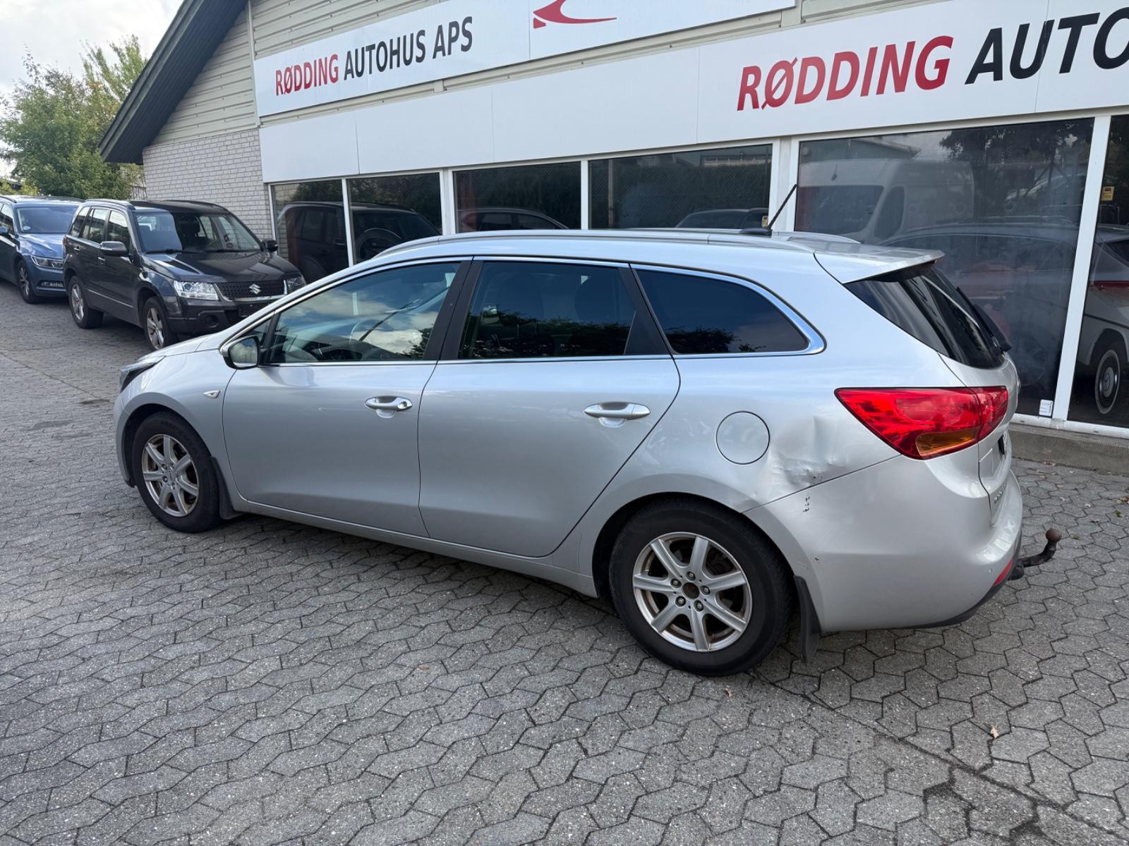 Kia cee'd 2015 — rear view
