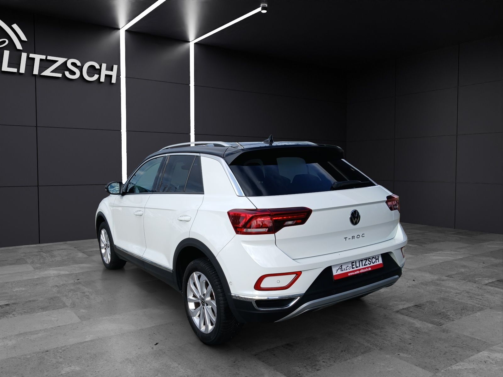 Fahrzeugabbildung Volkswagen T-Roc TDI StyleAHK AID ACC RFK SH LM