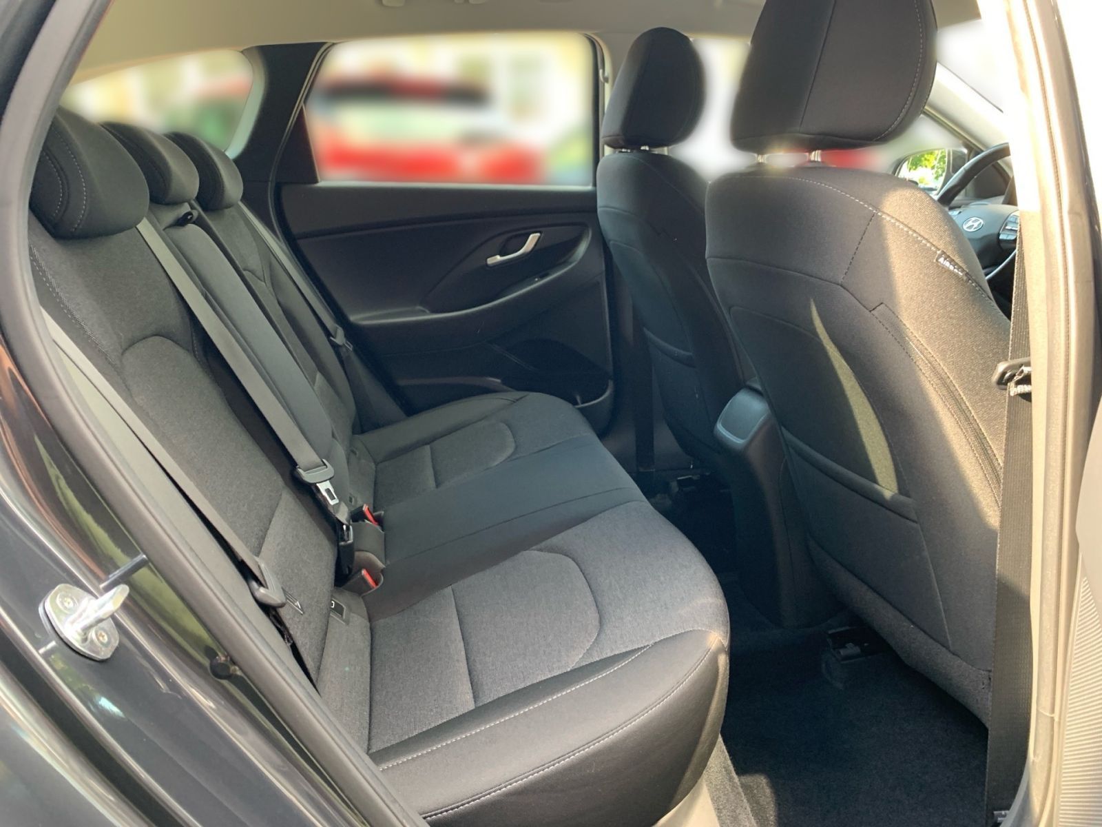 Fahrzeugabbildung Hyundai i30 Kombi 1.5 T-GDI 7-DCT Intro Edition Mild-Hyb