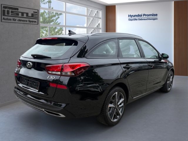 Fahrzeugabbildung Hyundai i30 1.5 cw Trend +KLIMA+NAVI+PDC+RFK+DAB+UVM+