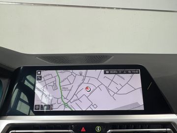 Fahrzeugabbildung BMW 420i Cabrio, Laserlicht, Komfortzugang, Sitzheiz
