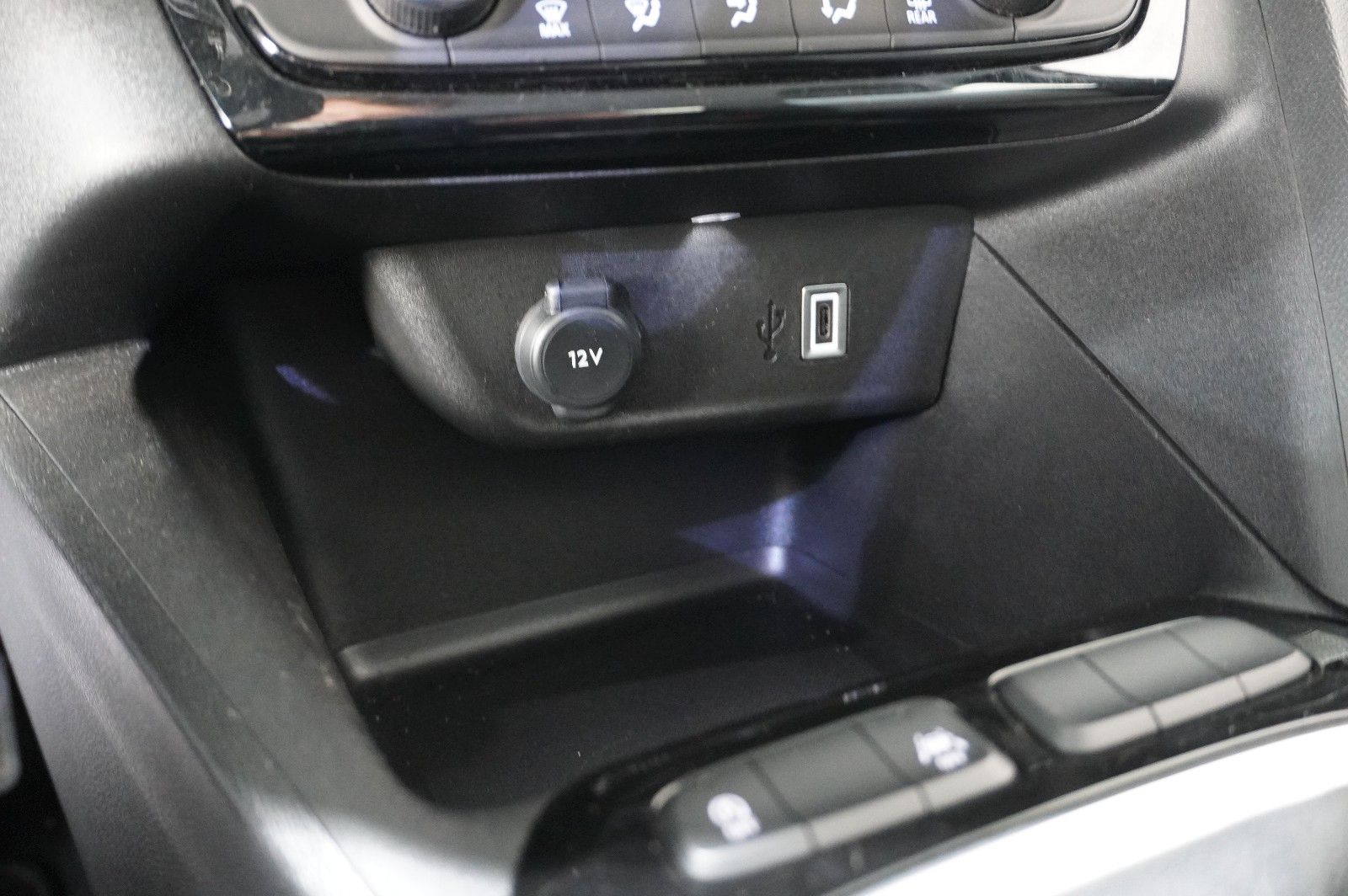 Fahrzeugabbildung Opel Corsa F 1.2 FACELIFT NAVI/LED/KAMERA/VIRT./DAB+