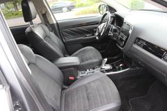 Mitsubishi Outlander 2.4 PHEV Plug-in Hybrid Basis 4WD