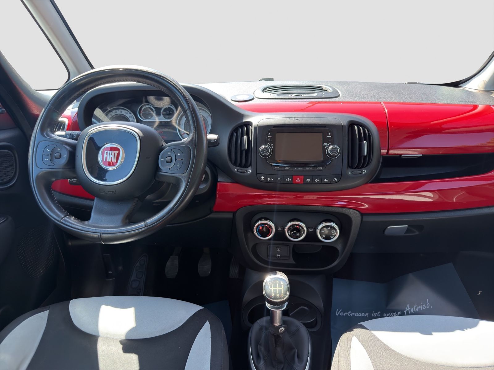 Fahrzeugabbildung Fiat 500L Pop Star/II.Hand/Klima/Tempomat/City-Servo