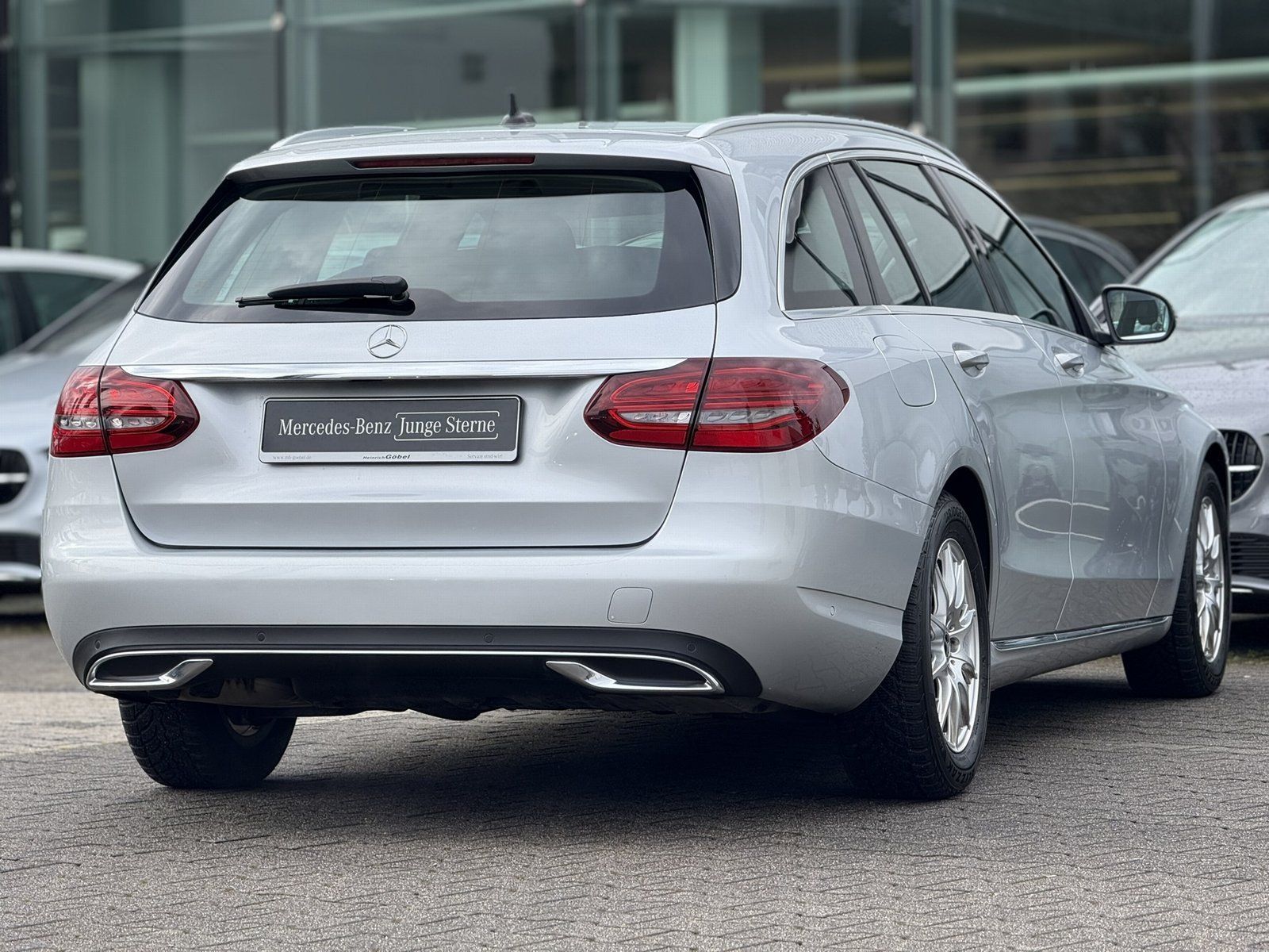 Fahrzeugabbildung Mercedes-Benz C 220 d T AVANTGARDE*LED*KAMERA*NAVI*