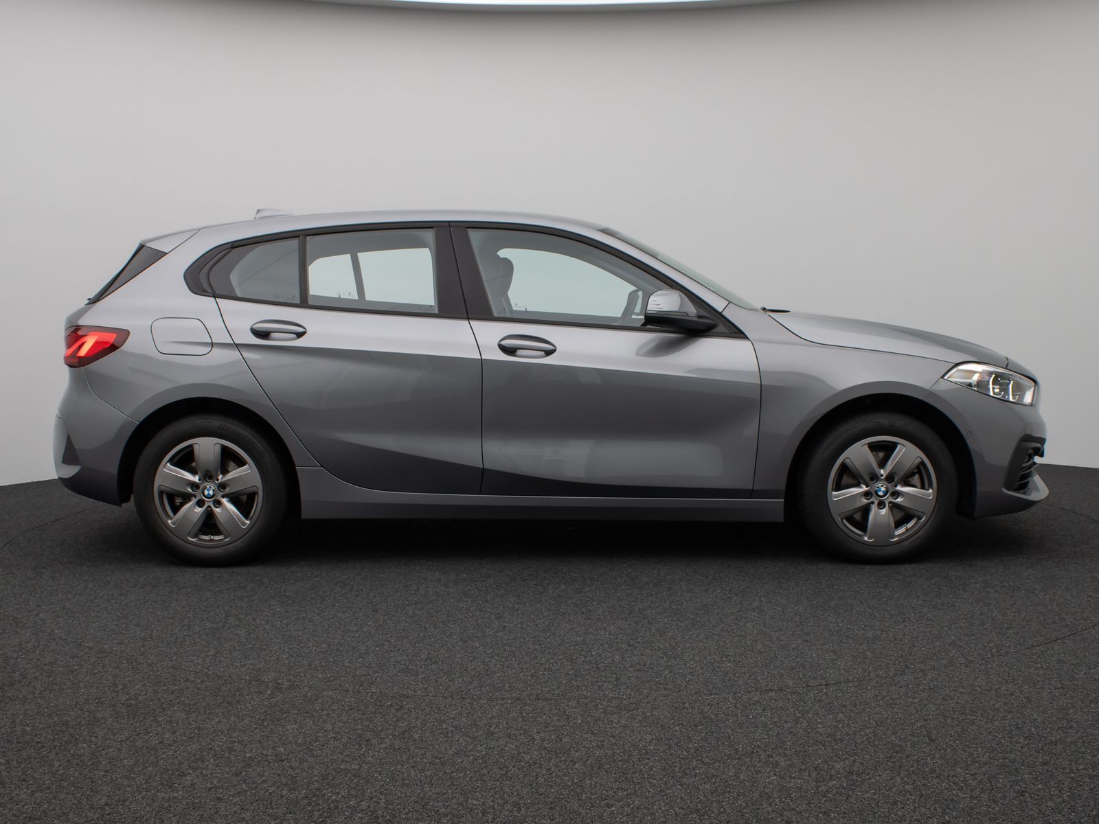 Fahrzeugabbildung BMW 118i DAB CockPitPr PDC Alarm Geschwindigkeitsreg