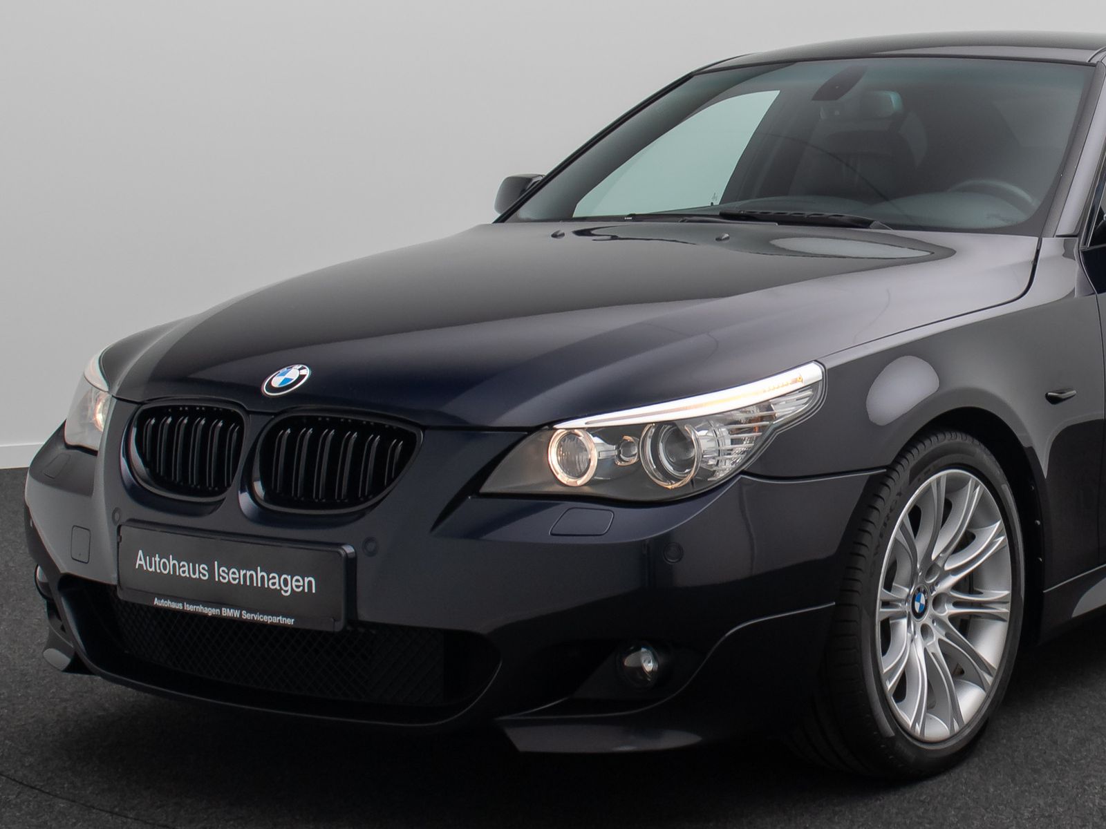 Fahrzeugabbildung BMW 530i M Sport Xenon NaviPro AHK HiFi Memory Leder