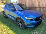 Volvo XC40 R-Design / LED / AHK / 8-Fach bereift - Volvo XC40 von privat