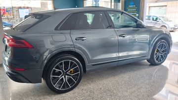 Audi Q8 - 10